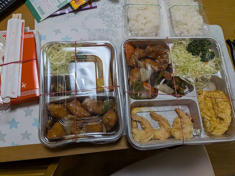 休日のお昼はがっつりと